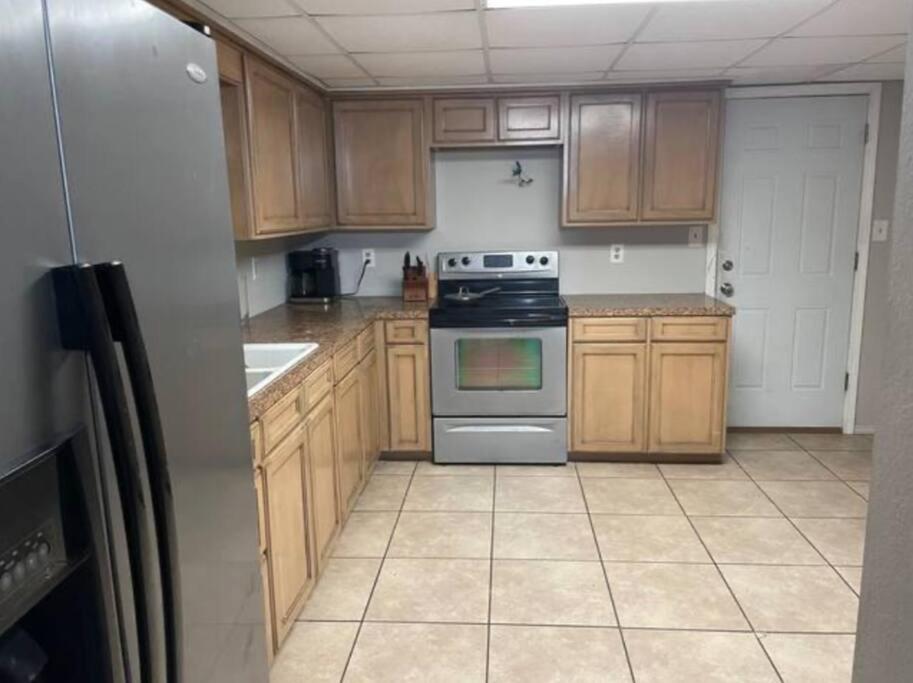Great Getaway 2 Story Home! Harlingen Tx Exteriör bild