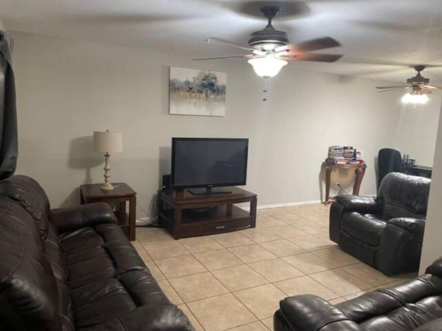 Great Getaway 2 Story Home! Harlingen Tx Exteriör bild