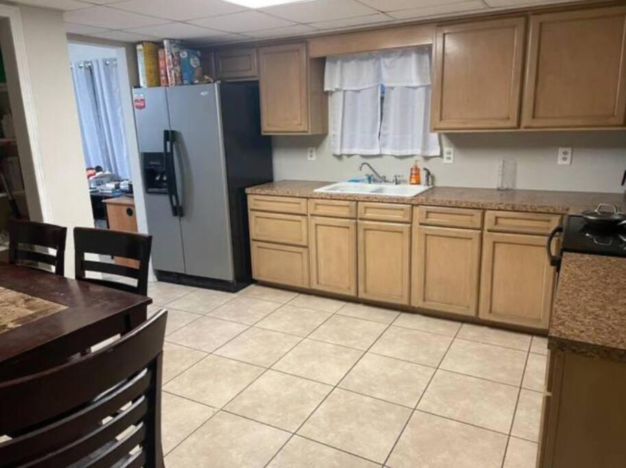 Great Getaway 2 Story Home! Harlingen Tx Exteriör bild
